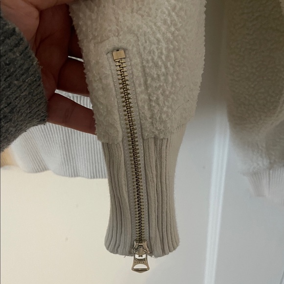 Varley Cream Quarter-Zip Sweatshirt - Picture 11 of 14